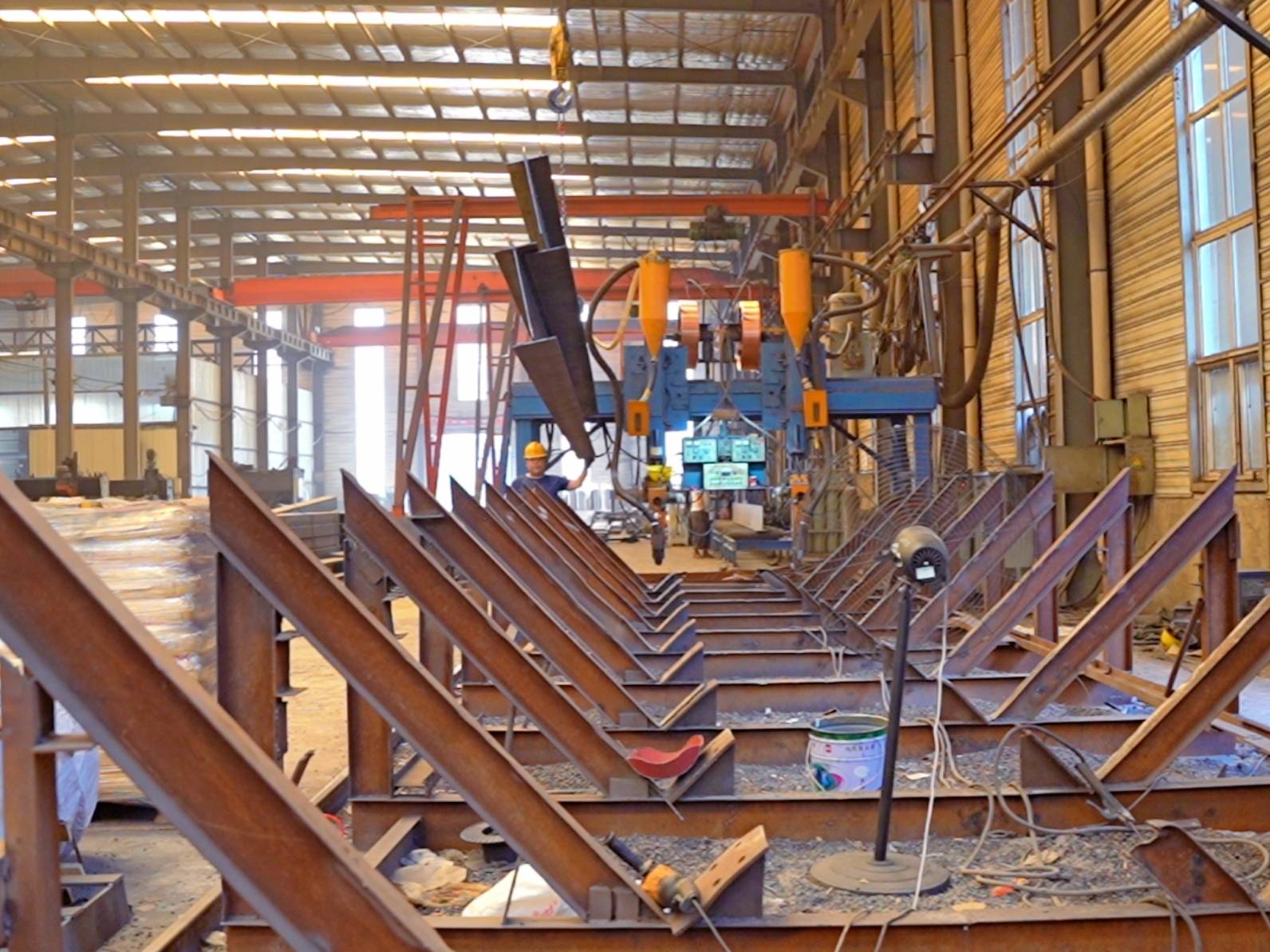 钢结构建筑厂房车间仓库楼梯加工工程的好处